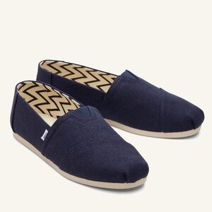 TOMS Alpargata Shoes in Navy Size 10